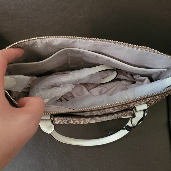 Sold-DKNY MEDIUM SIGNATURE TOTE BAG - Picture 6 of 8